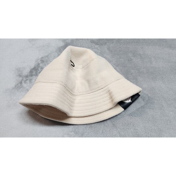 New York Yankees Women's Cozy Hat Bucket Hat Cap White Logo New Era MLB Baseball - Picture 4 of 6